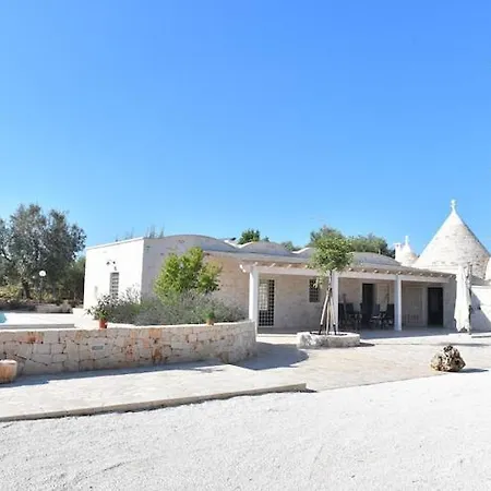 Trulli In With Heated Pool Остуни