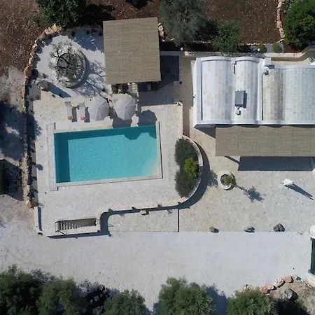 With Pool Trulli Dell
