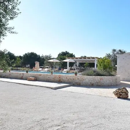 Trulli In With Heated Pool Дом отдыха Остуни