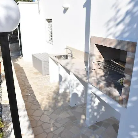 Trulli In With Heated Pool Дом отдыха